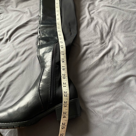 Over the knee boots - Picture 5 of 11